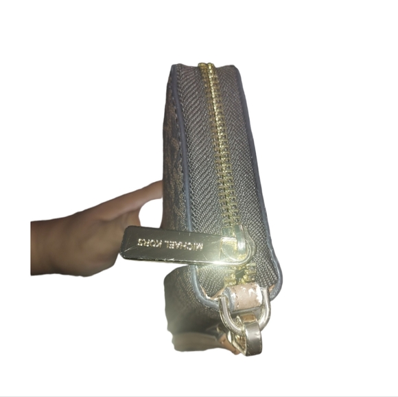 Michael Kors Wallet - Picture 3 of 8